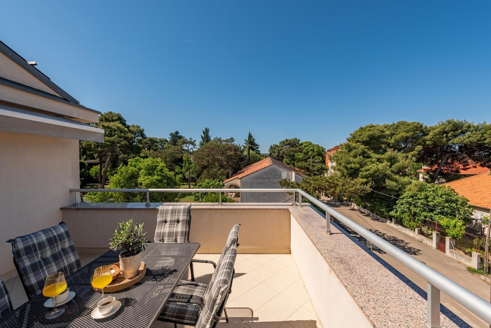 Apartments L&D Biograd Na Moru Exterior photo