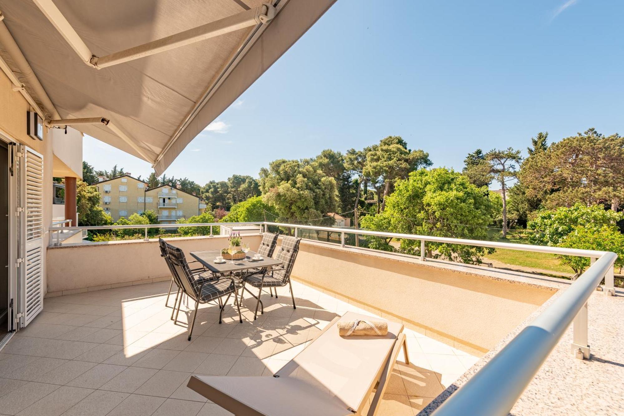 Apartments L&D Biograd Na Moru Exterior photo